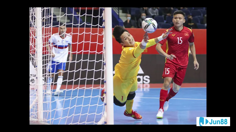 Thủ môn chuyên nghiệp giữ gìn khung thành Thủ môn chuyên nghiệp giữ gìn khung thành